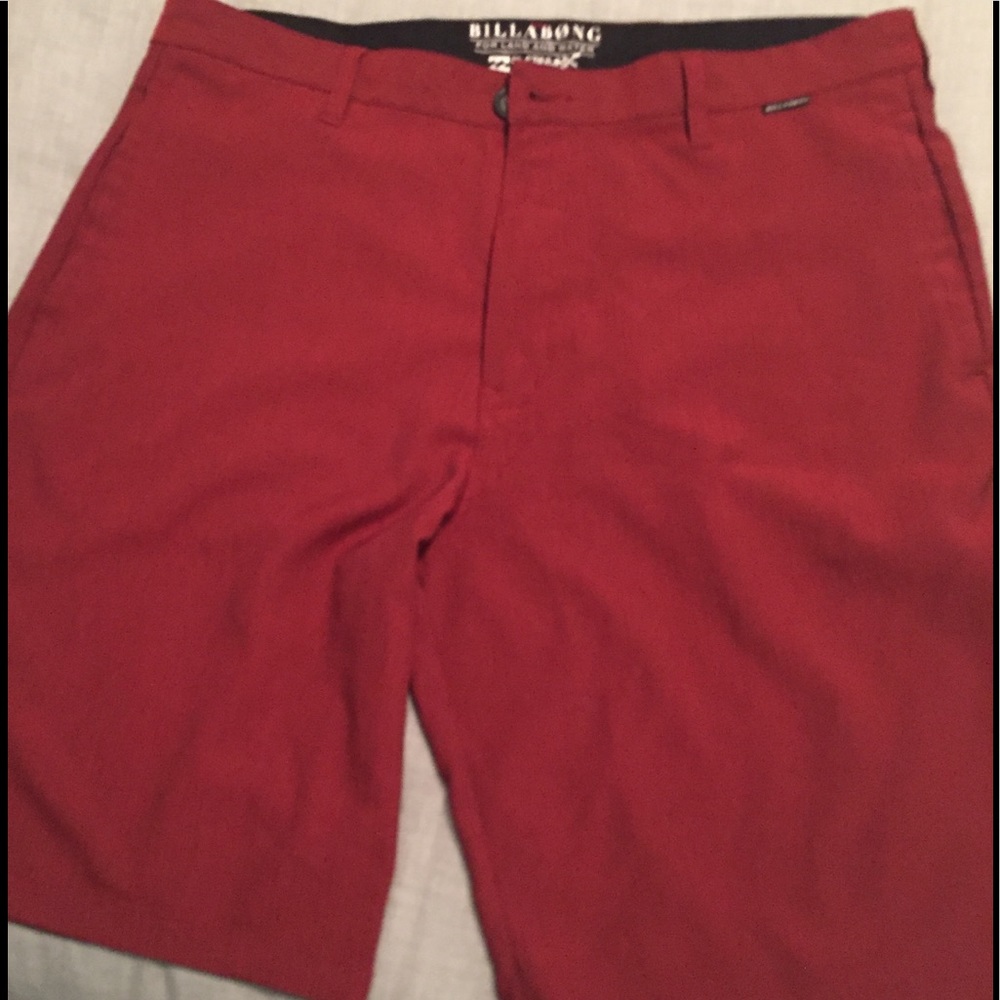 Billabong shorts size 34